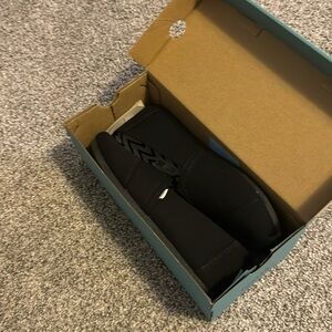 Tom’s Alparhata Women’s US size 9 NEW